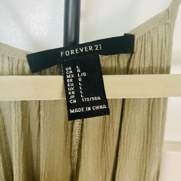 F21 MIDI Sage Green dress with Pockets - Picture 3 of 4